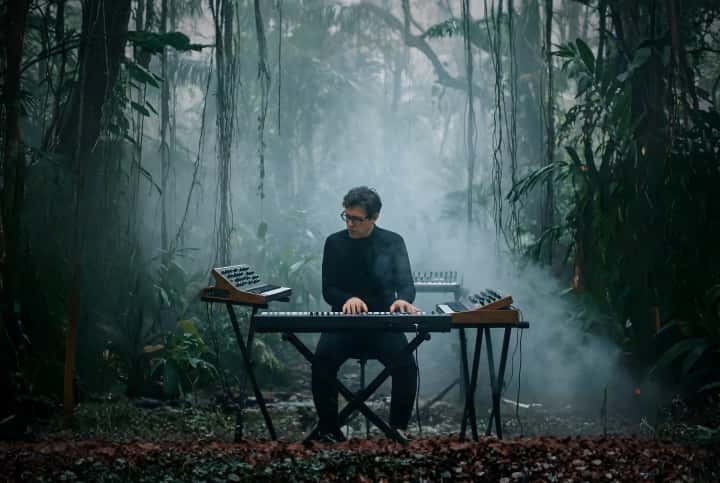 Roberto playing keyboard on those Alchemy Activations - image